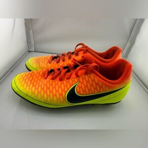 Nike Magista Soccer Cleats Soccer Size 4.5 Y
